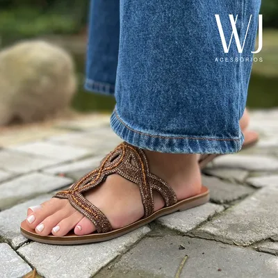 Rasteirinha Transpassada Com Metais E Missangas