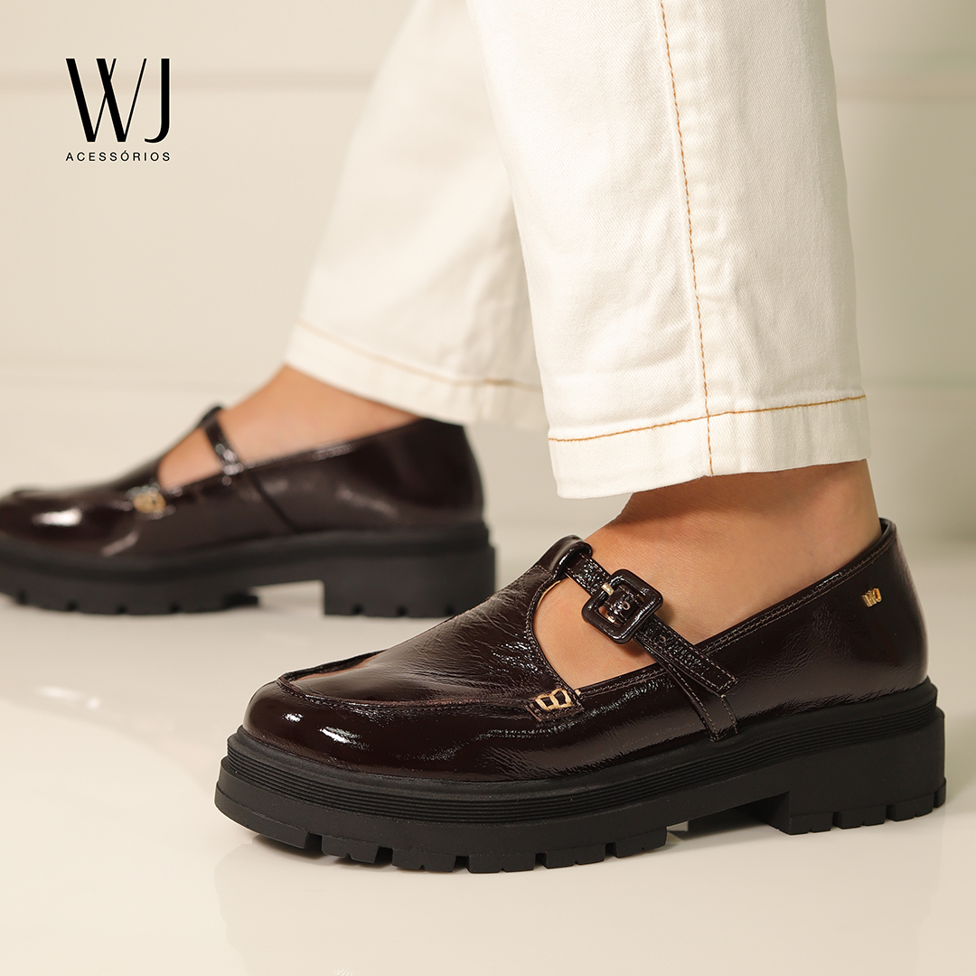 Loafer Couro Recorte Com Fivela
