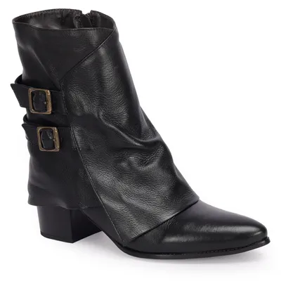 Bota Cano Curto Couro Gola Com Detalhe Fivela 7cm