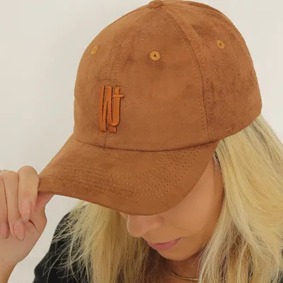 Bone Camurça Bordado Wj