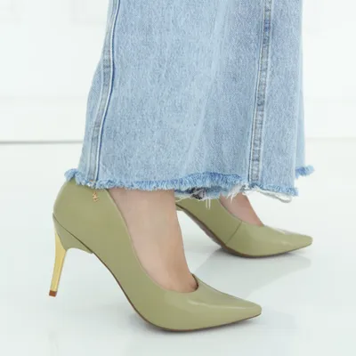 Scarpin Salto Com Detalhe Cromado 8,7cm